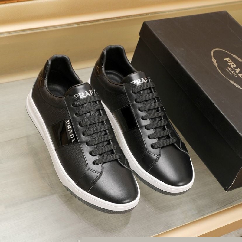 Pra*a casual shoes